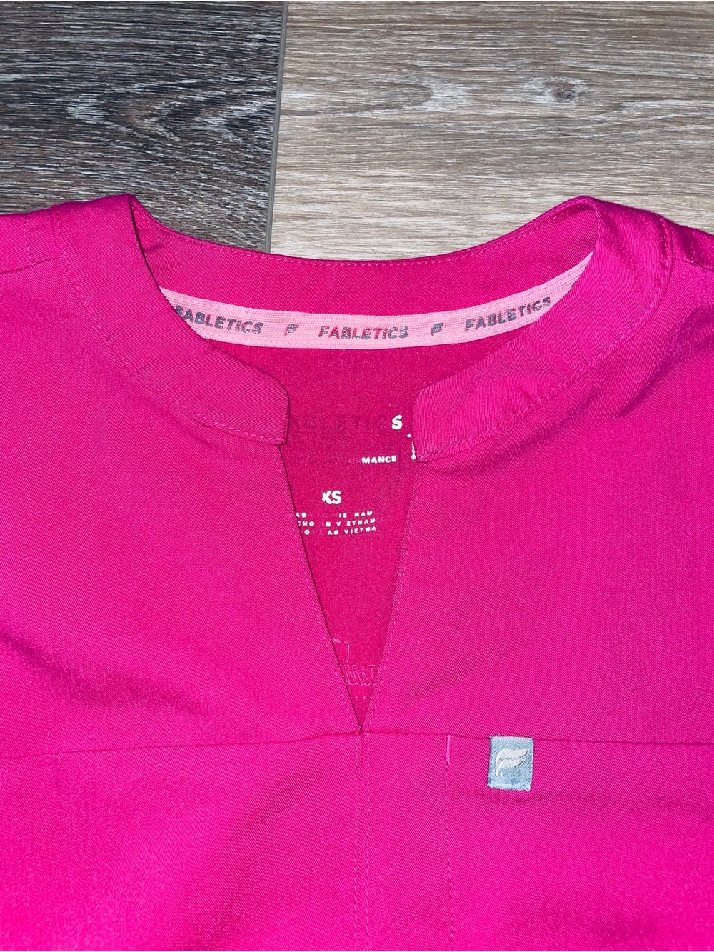 FABLETICS PINK SCRUB SET - Picture 2 of 3